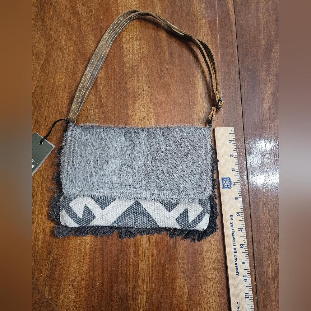 Myra Bag Gray and Black Textured Shoulder Bag - Picture 2 of 7